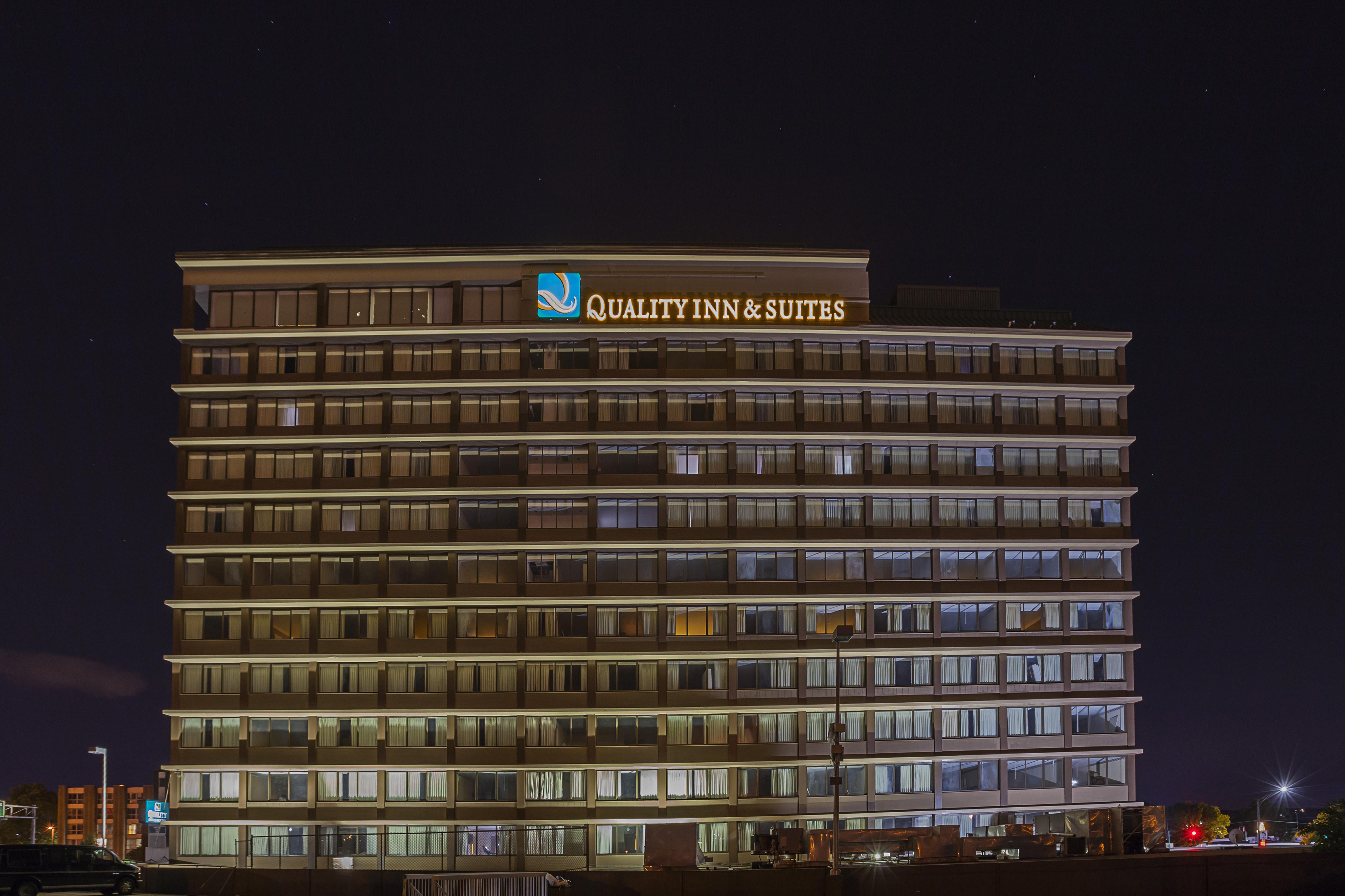 Quality Inn & Suites Cincinnati Downtown Dış mekan fotoğraf